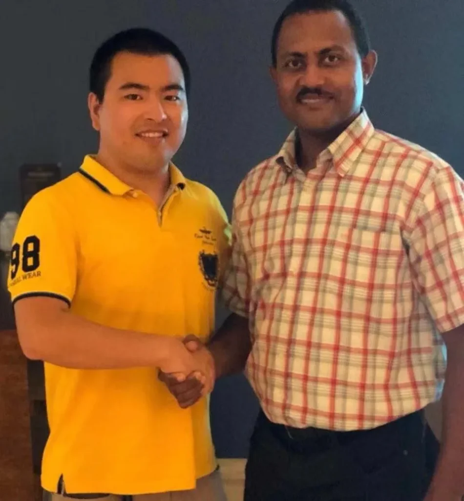 Akicare meeting an ultrasound equipment customer at their office