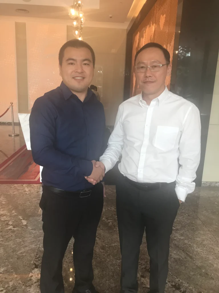 Akicare meeting an ultrasound equipment customer at their office