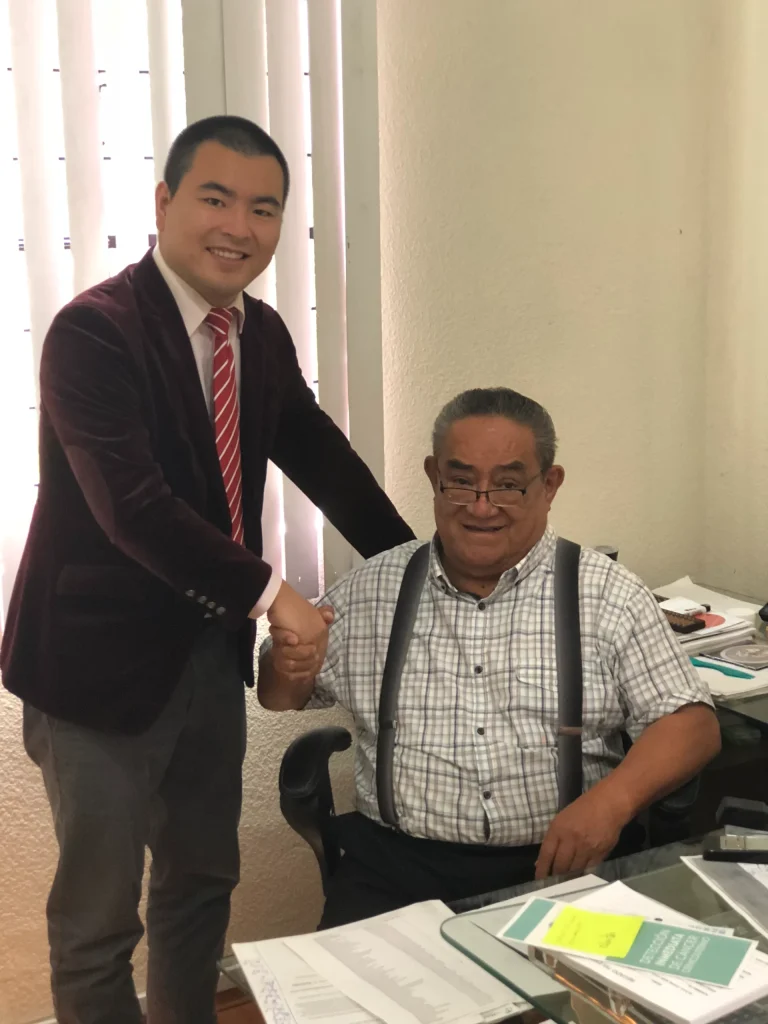 Akicare meeting an ultrasound equipment customer at their office