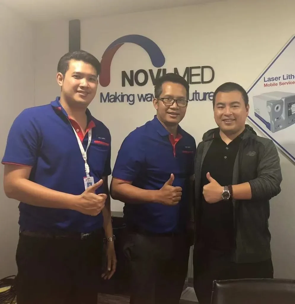 Akicare representative at a customer company in the medical imaging trade