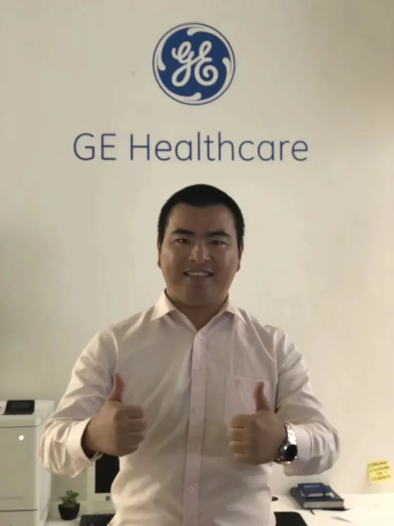 Akicare representative at a customer company in the medical imaging trade