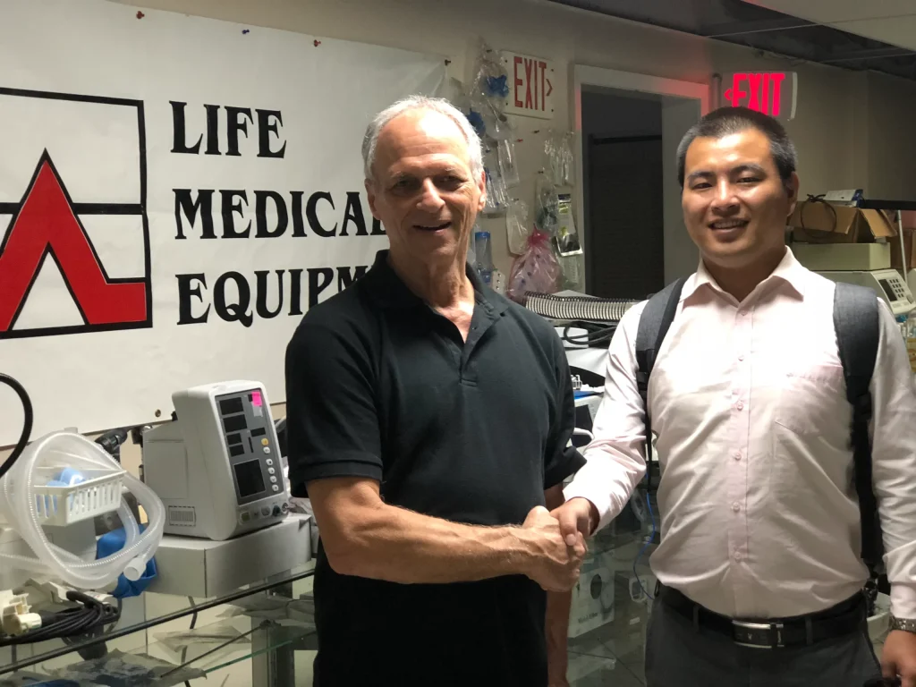 Akicare representative at a customer company in the medical imaging trade