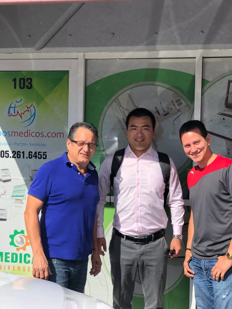 Akicare representative at a customer company in the medical imaging trade